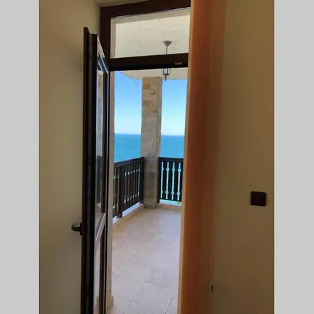 Triavna Beach Apartament Święty Włas